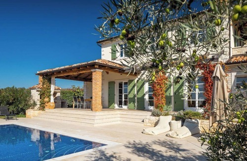 Kastelir-Labinci Villa | VILLA MEDITERÁNEA SIROK CON PISCINA Y SAUNA