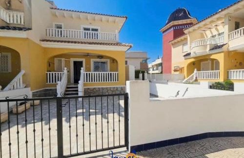Quesada Casa | Mediterranean 3 Bed Townhouse CQ44