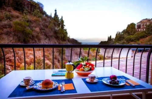 Taormina Apartamento | Mediterranean Apartment Pool & Parking