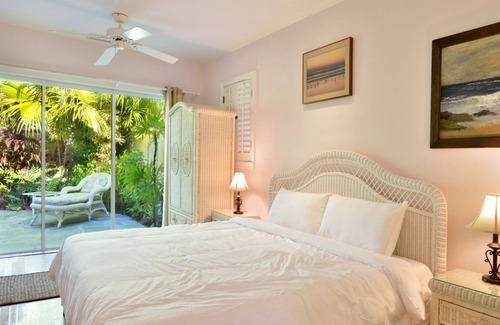 White Street Gallery District Casa | Mediterranean Caribbean Villa ~ Private Pool, Pet Friendly