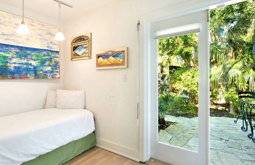 White Street Gallery District Casa | Mediterranean Caribbean Villa ~ Private Pool, Pet Friendly