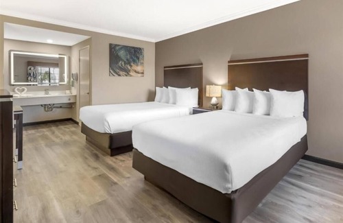 North Redondo Hotel | Mediterranean-Inspired Room Near Galleria Mall – Explore & Shop Nearby!