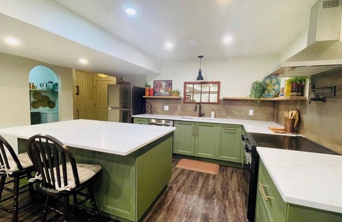 Amherstburg Apartamento | Mediterranean-Inspired Retreat Near Amherstburg's Finest Wineries