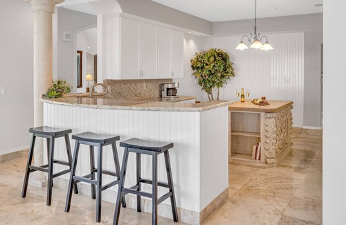 Harbor Beach Casa | Mediterranean Villa | Heated Pool | Venice of America | Riverside View | Venetian Key | RESlDENCES