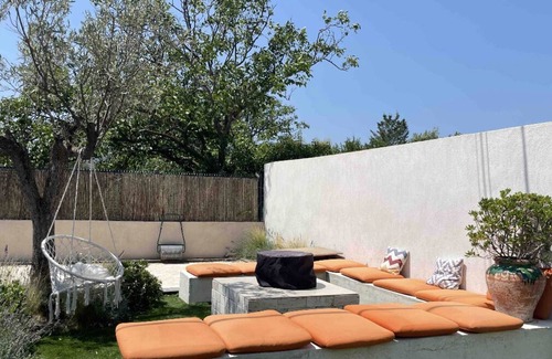 La Farlede Villa | Mediterranean villa, swimming pool and pétanque court