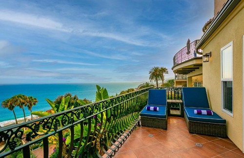 Eastern Malibu Casa | Mediterranean Villa