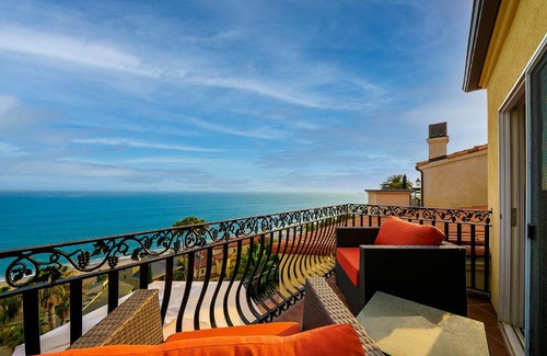 Eastern Malibu Casa | Mediterranean Villa