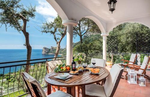 Marina del Cantone Apartamento | Medusa And The Seahorse Villa