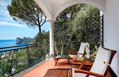 Marina del Cantone Apartamento | Medusa And The Seahorse Villa