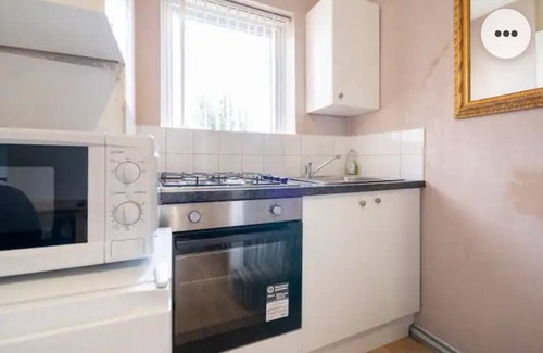 Chatham Casa | Medway Luxury Retreat Free Parking Free Wi-fi