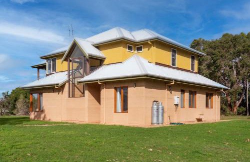 Dunsborough Casa | Meelup Mia - The dream down south beach getaway