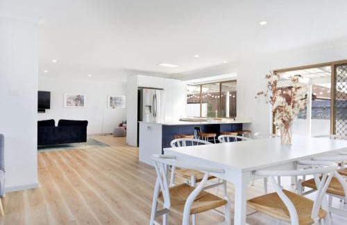 Culburra Beach Casa | Meeseeks I Pet Friendly I 2 Mins Walk to Beach