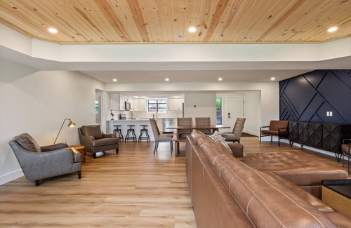 Lakeland Condominio | "Meet Me at The Lake of The Ozarks"
