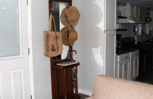 Waco Casa | Meg's Place on the River.. steps away from the Brazos River in China Spring