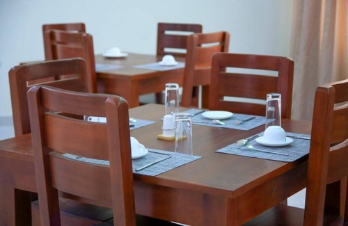 Dar es Salaam Cama Y Desayuno | MEGA Lodge