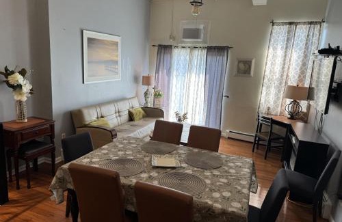 Union City Apartamento | Mega Stunning Skyline View - APT 4-5 Combination - 6 Bedroom - Sleeps 25 - 15 mins to NYC