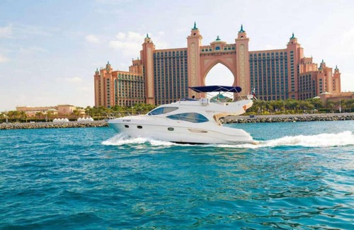 Dubai Marina Alquiler De Eote | Mega Yacht Charter on AnchorsBook