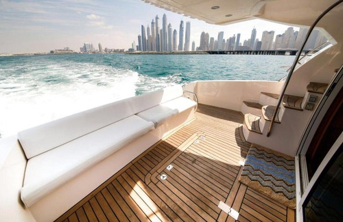 Dubai Marina Alquiler De Eote | Mega Yacht Charter on AnchorsBook