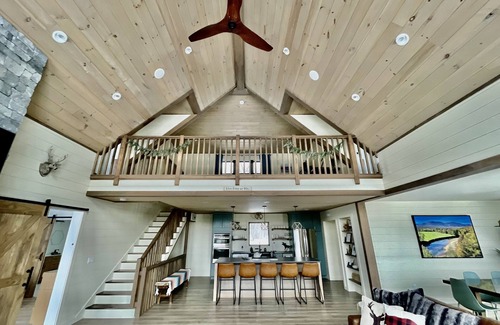 Intervale Casa | MegaVista Mountain Lodge - HGTV - Featured Retreat in the White Mountains.