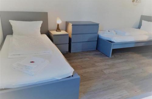 Bramfeld Apartamento | Mehrbett-Apartment 1 Citynah, einfache Ausstattung