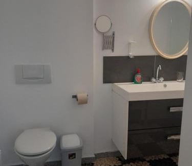Bramfeld Apartamento | Mehrbett-Apartment 5 Citynah, einfache Ausstattung