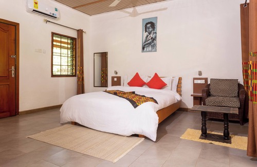 North Tongu Complejo | Mekandi Riverside Resort
