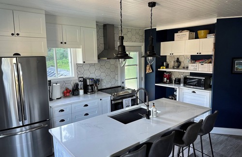Ivry-sur-le-Lac Cabaña | Melancy waterfront cottage in Sainte-Agathe Nord (Ivry-sur-le-Lac).
