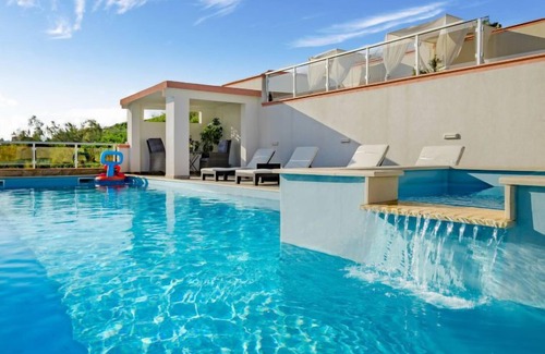 Dinjiska Apartamento | Melandura by Interhome