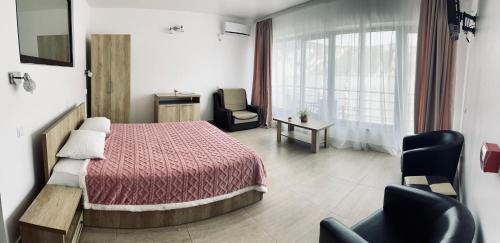Dubova Casa | MELBA 3 flori cazanele Dunarii