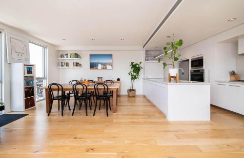 Brighton Apartamento | Melbourne Penthouse Apartment A Walk to Brighton Beach