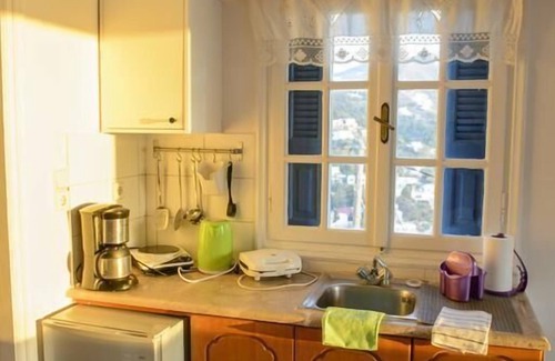 Mirties Hotel | Melina's sunset