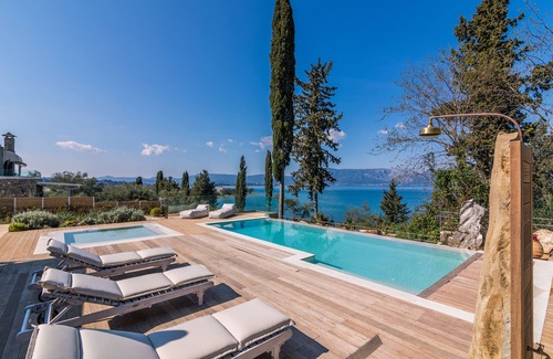 Corfu Town Villa | Melithea Seaview Villa: impresionantes vistas, piscina infinita, jacuzzi interior