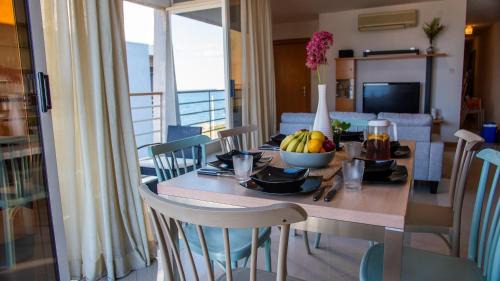 Għadira Apartamento | Mellieha Bay 3 Bedroom Apartment 'Coastal Comfort'