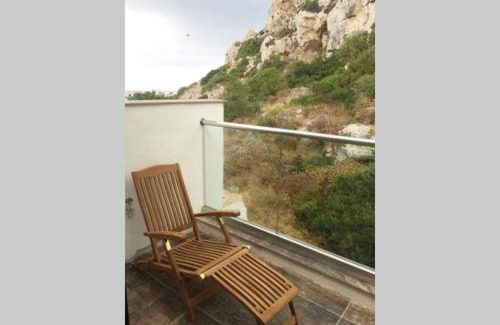 Għadira Apartamento | Mellieha Luxury Penthouse with sea & country views