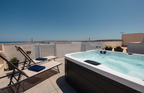 Mellieħa Heights Apartamento | Mellieha Penthouse Seaviews Hot Tub By Homely