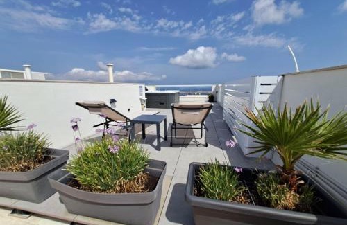 Mellieħa Heights Apartamento | Mellieha Penthouse Seaviews Hot Tub By Homely