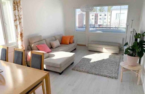 Itainen District Apartamento | #MELLUNMÄKI · Renovated 3 bedroom apt next to metro