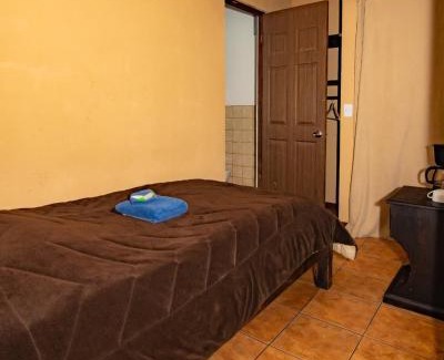Alajuela Cama Y Desayuno | Melrost Airport Bed & Breakfast