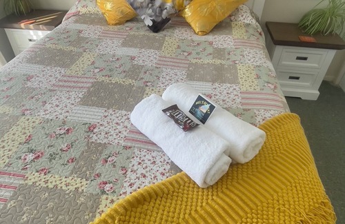 Te Kuiti Cama Y Desayuno | Mel’s Retreat - Private Room & Ensuite