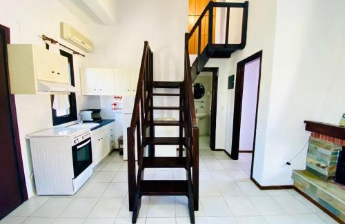 Kassandra Casa | Meltemi rock house
