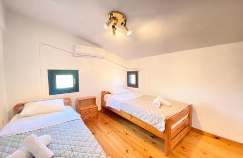 Kassandra Casa | Meltemi rock house
