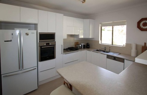 Claremont Casa | Melvista on the Park between City and the Beach
