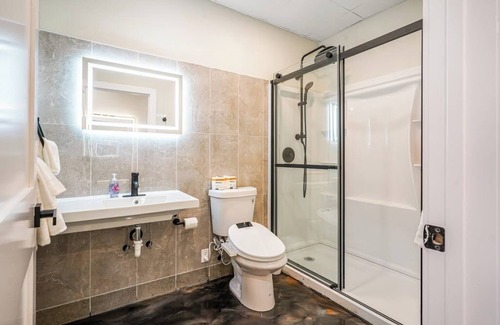 North Oakland Apartamento | Melwood Suites Unit 104 Studio