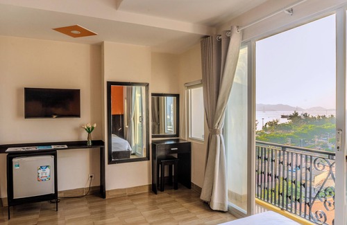 Tran Phu Beach Hotel | Melyna Hotel Nha Trang Beach