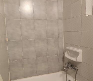 Patras Apartamento | Mema's Tranquil Studio in Patra - Free Parking