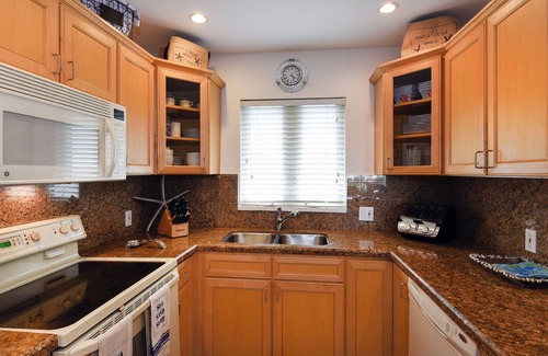 Key Largo Condominio | "MEMBERS ONLY" CAN RENT THIS 2 BEDROOM WATERFRONT CONDO in the OCEAN REEF CLUB.