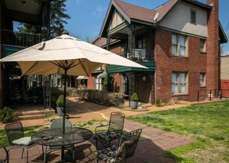 Central Midtown Apartamento | Memphis Belvedere Suites Upper Queen loft 1 Bedroom