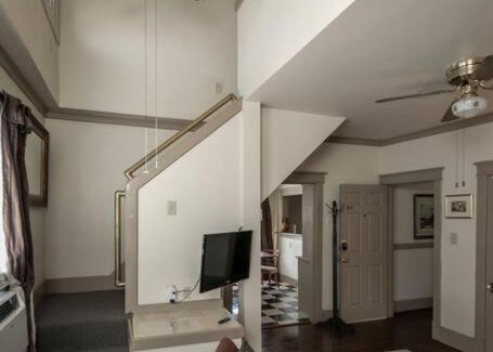 Central Midtown Apartamento | Memphis Belvedere Suites Upper Queen loft 1 Bedroom