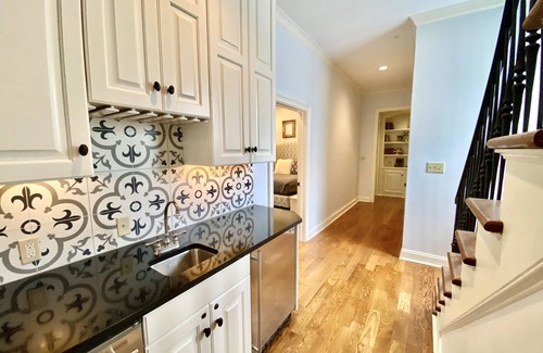 Downtown Memphis Casa | Memphis Dream House - 6 bedrooms - ON THE RIVER - Pool + Elevator + Gym + VIEWS