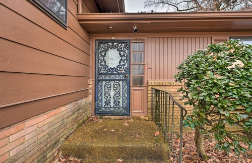 Whitehaven Cabaña | Memphis Vacation Rental - 1/2 Mi to Graceland